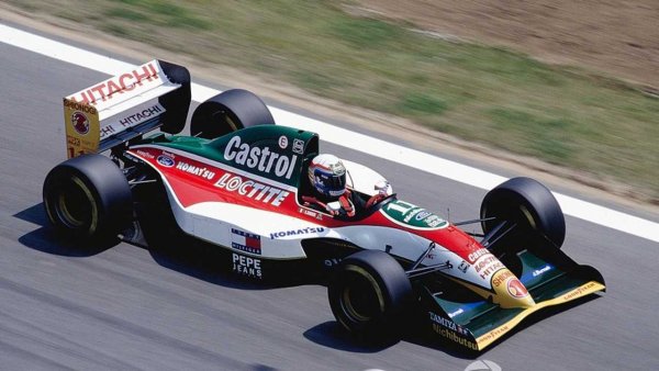 След тестове за тима на Footwork във Formula 1, Дзанарди записва и първите си стартове за отбора на Еди Джордан през 1991. После кара малко и за Minardi, преди да премине в отбора на Lotus. Печели първата си точка в Гран при на Бразилия през 1993. 
Тогава обаче възрастен моторист го удря на улицата, докато кара колелото си, и прегазва левия му крак. В Германия кара с няколко счупени кости, но не успява да завърши. После следва катастрофа в тренировките на Спа, която го оставя с комоцио и слага край на сезона му. 
