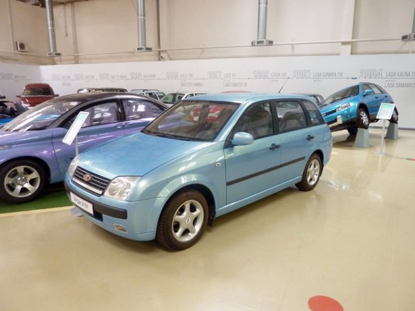 Още един концепт, но този път създаден с ясната цел да стигне до производство. В дизайна не е трудно да се открият някои близости с тогавашните Fiat Stilo, Ford Fusion и някои модели на Volvo. Затрудненията на компанията през 2002 обаче осуетиха раждането на серийния автомобил. 
 