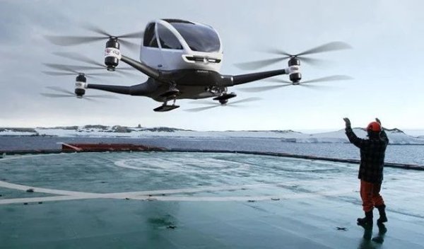 "Ако не греша, пикът в продажбите на автомобили бе 95 милиона през 2017 година. Едва ли скоро ще се доближим отново това ниво. Струва ми се, че в близките години продажбите ще остават доста под него. 
От друга страна, тенденцията към електрификация, автономност и свързаност на автомобилите означава ръст на електронните компоненти в тях и това е огромна възможност за много компании. 
Ако говорим за мобилността като цяло, очаквам развитие в области като електрически велосипеди, дронове, споделяне. Очевидно предстои разрастване на груповата мобилност, но това не означава, че индивидуалната ще изчезне. 
За Melexis предизвикателството остава да направим всички тези превозни средства по-зелени, по-умни, по-безопасни за потребителите. Това са позитивни предизвикателства". 

