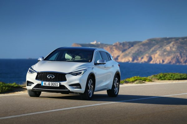 Infiniti Q30