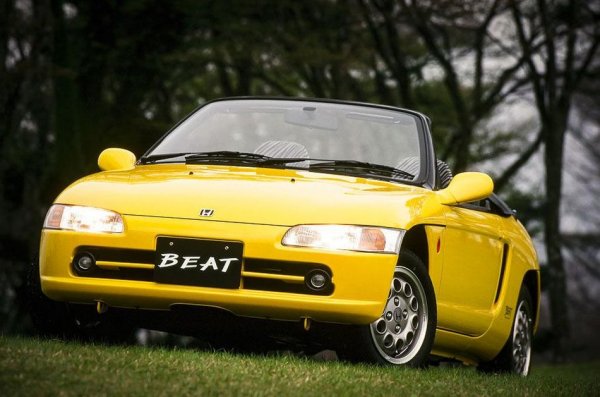 Малките кей-коли, които се радват на различни, са неразделна част от Япония, както и вродената изчистеност и спретнатост на населението, специфична визуална култура и уникална кинематография. Ограничителните размери и основните технически характеристики са определени със закон, но това обстоятелство по никакъв начин не ограничава въображението на инженерите. 

Суперминитата на Страната на изгряващото слънце съществуват във формата на несъразмерно високи, тесни ванове, хечбеци и дори спортни коли, които за пореден път потвърждават старата истина, че „японците разбират нещата“. Сред екземплярите, които първи изникват в съзнанието, са очарователните Autozam AZ-1 и Honda Beat.