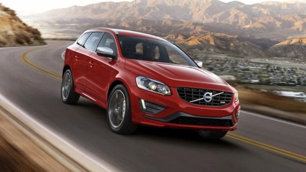 Тъй като днес Volvo вече не предлага двигатели с работен обем над 2.0 литра, е странно да си помислим, че не чак толкова отдавна шведовете създаваха истински &bdquo;слийпъри&ldquo;, като пъхаха своя 3.0-литров редови турбо шестак в сравнително компактни купета и кросоувъри.

Един от тях е красивото първо поколение на Volvo XC60. Известни като T6, версиите след 2011 г. разполагат с 304 к.с., което е достатъчно за ускорение до 100 км/ч за 6.9 секунди. Предлагаше се и рядък пакет от Polestar, който увеличаваше мощността до 329 к.с. Това е изключително бърз, сигурен и удобен спътник за дълги пътувания, който днес на пазара на старо се предлага за около 11 000 &ndash; 13 000 евро.
