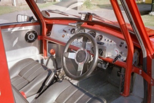 Monster MINI с 5.0-литров мотор на Ford - V8 Small Block