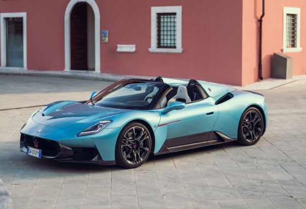 Maserati MCPura

Maserati MCPura Cielo

Maserati MCXtrema
