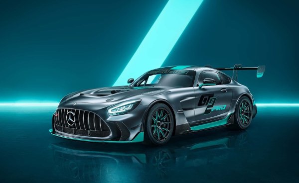 Mercedes-AMG SL фейслифт

Mercedes-AMG GT Track Sport

