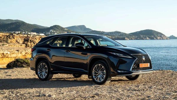 Години на производство: 2015-досега

На кои модели се монтира: Lexus ES, GS, IS, LS, RC, RX; Toyota Alphard, Avalon, Highlander, Camry, Sienna, Tacoma

Списък като този би бил невъзможен без Toyota. А 3,5-литровият 2GR-FKS е отличен пример за това как дори сравнително модерен атмосферен V6 може да бъде надежден. Той се появи през 2015 година и се използва в огромен брой модели - от Toyota Camry до Lexus LS.
