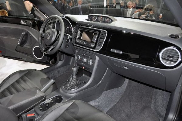 Премиерата на новия VW Beetle от автосалон Ню Йорк 2011