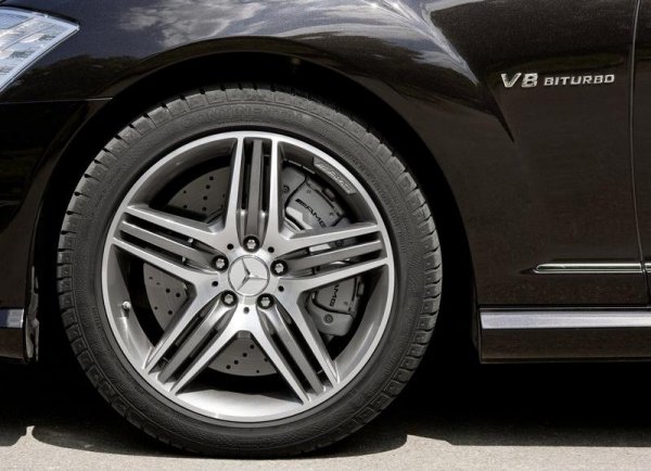 Mercedes-Benz S63 AMG  2011