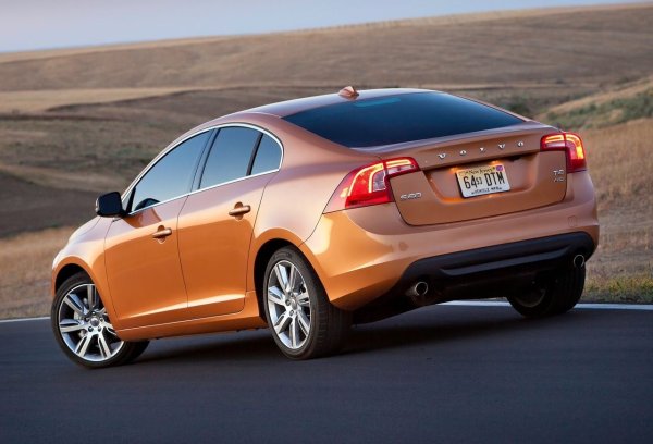 В хидравличните версии ресурсът на помпата при смяна на течността веднъж на всеки 50 000-60 000 км се увеличава. Заедно с маслото обаче трябва да се прегледа и резервоара, в който има вградена несваляема филтърна мрежа и с времето тя се запушва с износващи продукти. Ако просто смените течността, оставяйки замърсен резервоар, помпата бързо ще започне да изпитва недостиг на масло и може да изгори за няколко месеца.