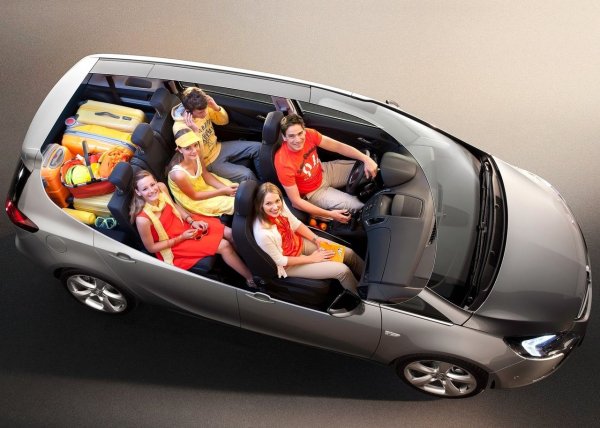 Два от трите хидравлични автоматици (6T40, 6T45) изкарват дори по-малко. А само един - AF40, който се комбинира с дизел 2.0, може да измине 300 000 км. 

В същото време Zafira е много удобна, отлично оборудвана, със здраво окачване, не корозира и няма проблеми с електричество и електроника. Проблемът на модела като цяло е, че няма идеална комбинация от мотор и скоростна кутия.
