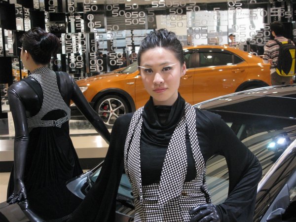 Момичетата на автосалон Шанхай 2009