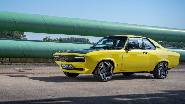 Manta вероятно е един от най-известните и обичани модели в историята на Opel. Разумно достъпно купе, което първоначално видя бял свят през 1970 г., но наскоро се върна удобно модернизирано, като получи името Manta GSe ElektroMOD. Това е електрическа кола с двигател със 147 к.с. и с механична скоростна кутия. Предвиденият пробег е около 200 км. Според информациите, тя ще се появи по пътищата през 2025 година.