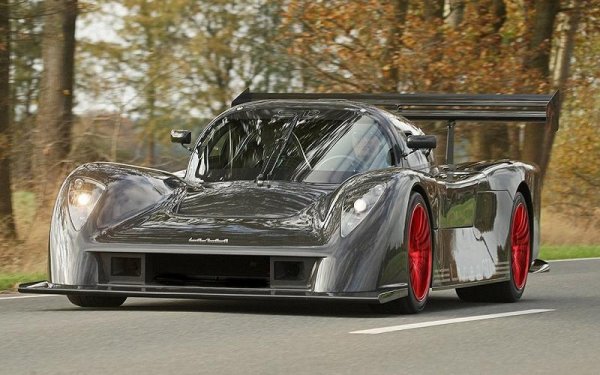 Германската компания Fahlke е слабо позната за масовата публика, но пък много добре известна в средите на състезателите. Последният й "цивилен" модел - Fahlke Larea GT1 S12 - разполага със 7.2-литров V8 с 1241 конски сили. Благодарение на широкото използване на въглероден композит теглото е едва 980 кг, така че съотношението тук е 1.27 конски сили на килограм тегло. Което води до 2.0 секунди от 0 до 100 км/ч. И до цена от 980 000 евро.
