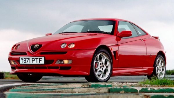 Джеръми Кларксън я нарече "една от най-добрите спортни коли на своето време", а понеже въпросното време беше 90-те години, богати на спортни икони, това не е никак малко признание. GTV и близкият до нея Spider се произвеждаха от 1993 до 2004, като от първата бяха направени 41 700 бройки. 
