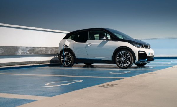 1. Audi A3, S3 - 26,764 (-8.3%)
2. Mercedes A Class - 23,287 (-38.3%)
3. BMW 1 Series - 14,295 (-50.8%)
4. Mercedes CLA Class - 12,034 (-17.1%)
5. BMW i3 - 7,609 (41.0%)
6. Mercedes B Class - 6,316 (4.0%)
7. BMW 2 Series - 4,039 (-44.5%)
8. DS 4 - 3,597 (359 600%)
9. MINI Clubman - 3,299 (-7.7%)
10. BMW 2 Series Active Tourer - 2,830 (11.8%)
ОБЩО - 107,814 (-23.2%)