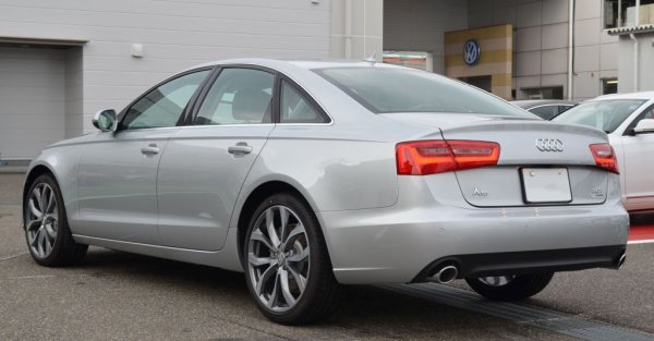 Среден пробег: 182,000 км
На българския пазар втора ръка А6 минава за доста проблемен автомобил - но това е, защото до автокъщите у нас достигат обикновено тотални щети или изцедени докрай корпоративни автомобили. Но в Германия 10-годишните екземпляри се представят значително по-добре - особено като отбележим, че това е и колата с третия най-висок среден пробег от всички тествани. Това са на практика първите бройки от поколението С7. Поддръжката обаче е скъпа, предупреждават от TUV. 
