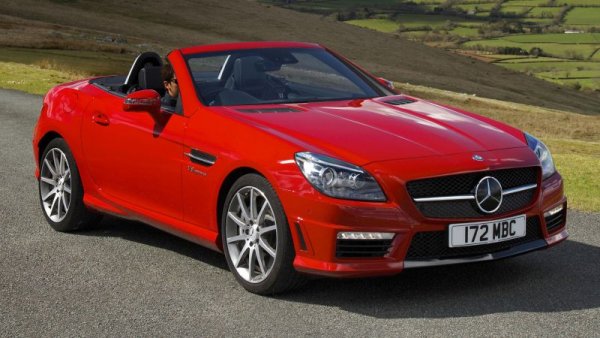 Среден пробег: 81,000 км
Скъпите спортни модели по начало се представят добре пред TUV - от една страна, защото обикновено са втора или дори трета кола в семейството, и съответно се карат по-малко, и от друга, защото който може да си позволи скъпа спортна кола, може да си позволи и качествена поддръжка. SLK, както и другите два автомобила в челната тройка, са отличен пример. 
При SLK абсолютно всички основни показатели са в зелената зона. Парадоксалното е, че 10-годишните коли се представят по-добре от онези на 6-7-годишна възраст. 
