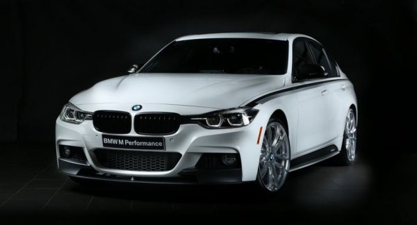 Дебютиралата през 2011 г. нова 3-Series с индекс F30 преди рестайлинга развиваше максимум 302 коня. След фейслифта през 2015 г., моделът стана малко по-мощен - сега на върха на гамата беше версията 340i, която произведе 322 к.с. Да, по това време вече се появи M3, което бе с към 100 коня по-мощна, но разликата в ускорението не беше голяма - 4,1 срещу 4, 9 сек. След около година обаче BMW M Performance предложи Power and Sound Kit, благодарение на който мощността на 340i можеше да бъде увеличена до 367 к.с., а въртящият момент - до 500 Нм.