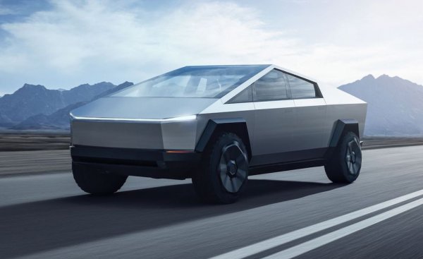 Дизайнът на това чудо е, да се изразим деликатно, нееднозначно приеман. Това обаче не попречи на 200 000 души да оставят депозит на Илон Мъск за него. Коронавирусът забави малко плановете и киберпънк-пикапът ще дойде най-рано през 2022. 
