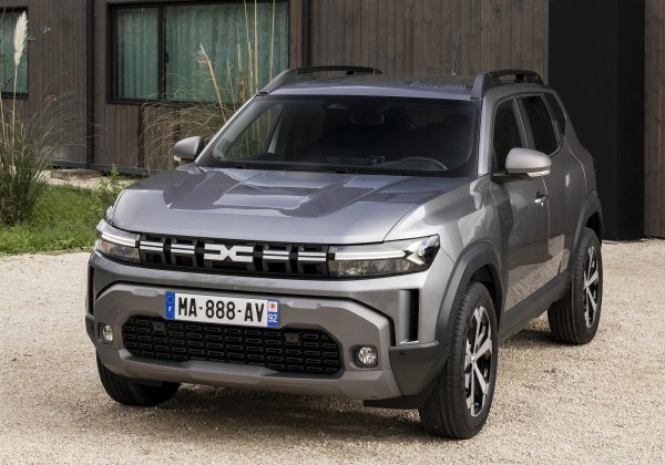 Румънският бестселър смени поколенията през миналата година, като на пазара все още е неговата предишна генерация. Това е причината за спада с 12,4% спрямо резултата от януари 2023 г.
