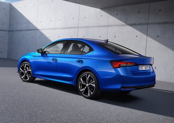 Чешкият бестселър традиционно е в челото на класирането по продажби на европейския пазар, така че петото място е напълно очаквано. Ръстът при Octavia само за година също е доста сериозен - 57,8%.
