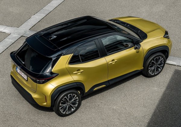 Подобно на стандартния Yaris, версията Cross на модела на Toyota също записва спад на продажбите, но той е много по-малък - само 2,3% или 364 бройки.
