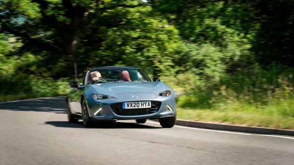 Предлагата рядката комбинация от остроумно инженерство и симпатичен дизайн, Мazda е може би най-"японската" от всички японски марки в момента. Модели като 3 и eлектрическата МХ-30 са на гребена на вълната, но ако трябва да се избере най-добрият автомобил от Хирошима, трудно може да се търси другаде, а не при МХ-5. Концепцията е вече на повече от 30 години, но днешната кола умело повтаря размерите, теглото и характера на оригинала, комбинирани с напълно съвременен дизайн. 
