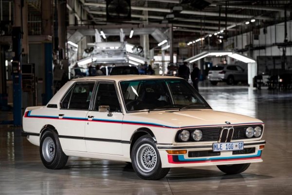 Поне три автомобила на BMW претендират за званието "първи граждански модел на подразделението Motorsport". Първият е BMW 3.0 CSL - легендарният "Батмобил", разработен веднага след сформирането на Motorsport. Втори е BMW M1 - суперкола със средно разположение на двигателя, а трети - подготвеното за Южна Африка през 1976 година BMW 530 MLE, което първо използва буквата М в името си.