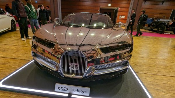 2017 Bugatti Chiron 'La Mer Argent&eacute;e'