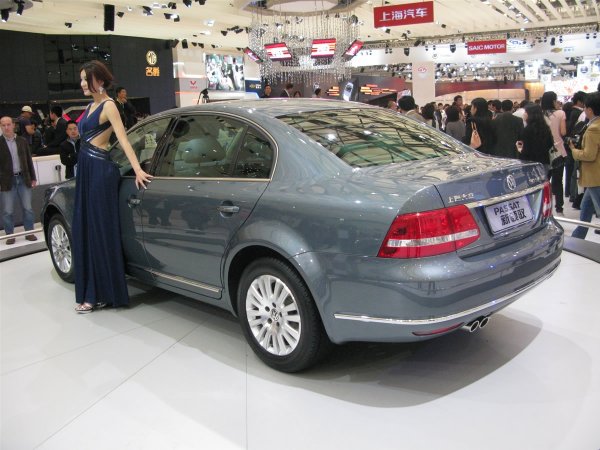 Момичетата на автосалон Шанхай 2009