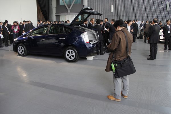 Toyota Prius PHV 