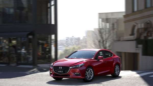 Обновената Mazda3 (Axela) за пазара на Япония