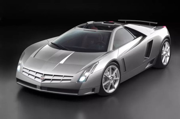През новия век премиум брандът на General Motors възприема свеж дизайнерски език с изчистени линии, диамантени ръбове и минимум "визуален шум". Един от най-възхитителните автомобили в този дух е суперколата Cien, пуснат на пазара за стогодишнината на марката. 

Нейният създател, Саймън Кокс (той проектира и Isuzu Vehicross), е вдъхновен от изтребителя F-22 Raptor и вплита чертите му в концепцна на корпоративния стил. Получава се перфектно - може да не знаете за опитите кола да наподоби самолет, но авиационната асоциация идва естествено.
