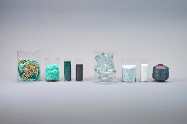 Разбира се, клиентите повече ще се интересуват от повишаването на ефективността при самия готов автомобил. В това отношение показателите на iX3 впечатляват, но ще трябва да останат тайна до септември. Средното потребление на енергия при този електрически кросоувър е с 20% по-ниско, отколкото в досегашното поколение iX3. Част от обясненията са подобрена аеродинамика, понижено съпротивление при търкаляне и по-ефективна работа на основни агрегати на борда. 
