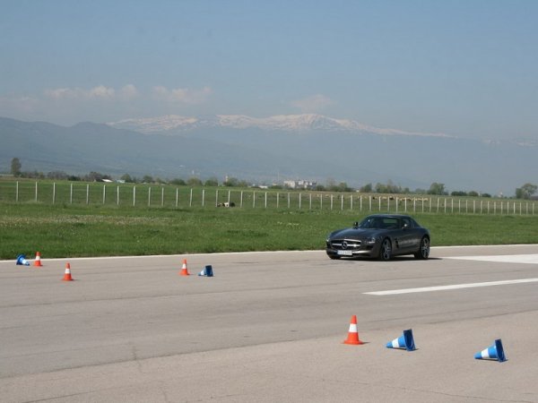 "ОЧАРОВАНИЕ БЕЗ КРАЙ" - ексклузивното роудшоу Mercedes-Benz Star Experience