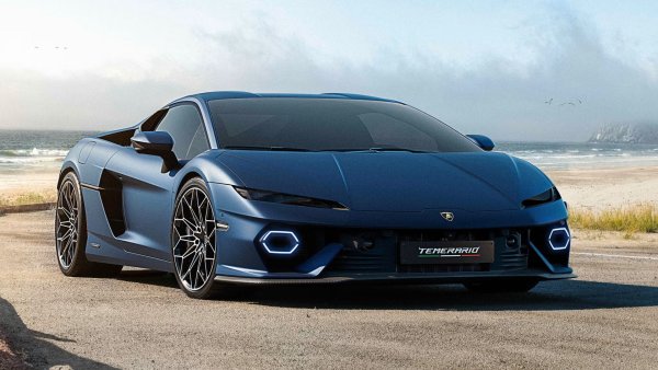 Наследник на изключително популярния Huracán. Това е голямо отклонение за Lamborghini, заменяйки емблематичния атмосферен V10 на Huracán с хибридна настройка. Няма го ревящият V10, сменен туин-турбо V8, съчетан с хибридна система. Той е по-бърз, по-мощен и, може ли да кажем, по-прецизен. Независимо дали го обичате или мразите, това е бъдещето на Lamborghini.

Има чисто нов 4-литров V8, произведен изцяло от компанията. Това не е кой да е двигател - развърта се до дивите 10 000 об/мин и доставя 789 к.с. Добавете три електромотора - един между двигателя и скоростната кутия и два, задвижващи предните колела - и получавате общо 907 к.с. и 800 Нм. Цифрите говорят сами за себе си: ускорение до 100 км/ч за 2,7 сек, с максимална скорост над 340 км/ч. Temerario е по-бърз, по-интелигентен и по-гъвкав, е дебютът му ще бъде през втората половина на 2025-та.
