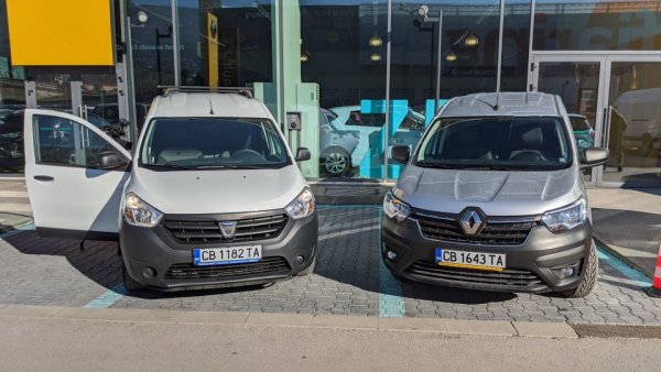 Феноменът Dokker продължава. Производството на сглобявания в Мароко лекотоварен модел спря още миналия март, но остатъчните складови количества се оказаха достатъчни той да е най-продаваният нов автомобил в България през 2021. И да остане в Топ 10 и през януари 2022. 
