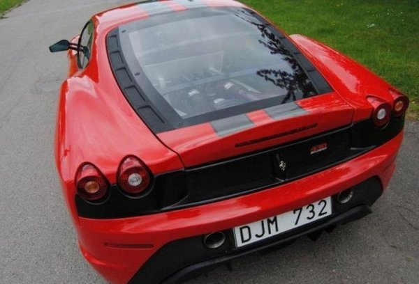 Ford Cougar превърнат във Ferrari 430 Scuderia 