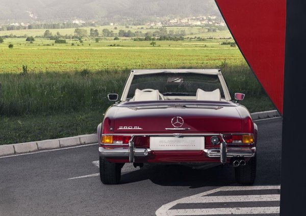 Реставриран Mercedes-Benz 280SL от българските специалисти Overdrive