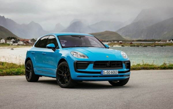 Юнашкото печатане на пари покрай Covid-19 и не особено контролираното им харчене се оказаха много добра новина за луксозния сегмент. Porsche вече няколко години поред се радва на постоянен ръст, а тази година той е 18.4%. При всички модели се отчита увеличение на продажбите, освен при Panamera и Boxster. 
Най-продавани модели: 
Macan - 15119
911 - 14589
Cayenne - 12171
Taycan - 11612
Panamera - 3654
718 Cayman - 2007
718 Boxster - 1905