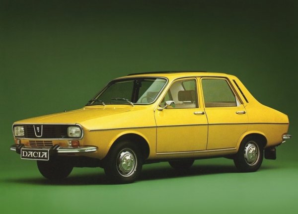 Експанзията на Renault в последния четвърт век я превърна в глобална група. През 1999 французите откупиха 99% от капитала на румънската Dacia, след това придобиха и контролния пакет от АвтоВАЗ, производителя на "Лада". Собственост на Renault е и корейската Samsung Motors. Освен това френската компания държи 43.4% от капитала на японския гигант Nissan, с право на глас. Японците имат 15% дял в Renault, но без право на глас. 
