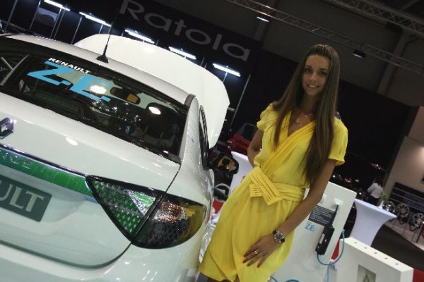 Момичетата на Автосалон София 2011