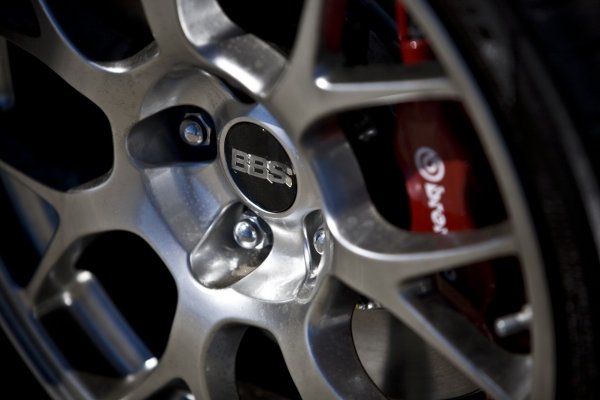 С тях Evolution X MR ускорява до 100км/ч за 6.3 сек.