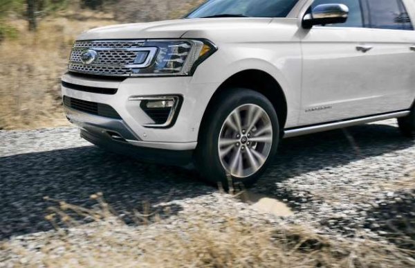 Интелигентните системи за окачване помагат да се предотвратят сериозни щети по превозните средства, причинени от дупки и неравен терен. Технологията работа, като анализира множество сигнали, събрани от сензора с висока разделителна способност, и регулира амортисьорите на всеки две милисекунди за най-добра реакция на автомобила във всяка ситуация.

Когато открие дупка пред автомобила, за части от секундата компютърът на превозното средство настройва амортисьорите до най-твърдата им настройка.

Задното окачване може да реагира още по-бързо, като сигнал от предното колело осигурява предварително предупреждение към задното колело, много преди да стигне до дупката.