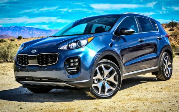 До 13% от собствениците на този популярен корейски кросоувър се оплакват, че са изправени пред сериозни проблеми през първите 3 години. Става дума за предпоследната генерация. Колата има три слаби места и ремонтът на всяка от тях струва на собственика доста. Проблемите са свързани с окачване, трансмисия и кормилно управление.