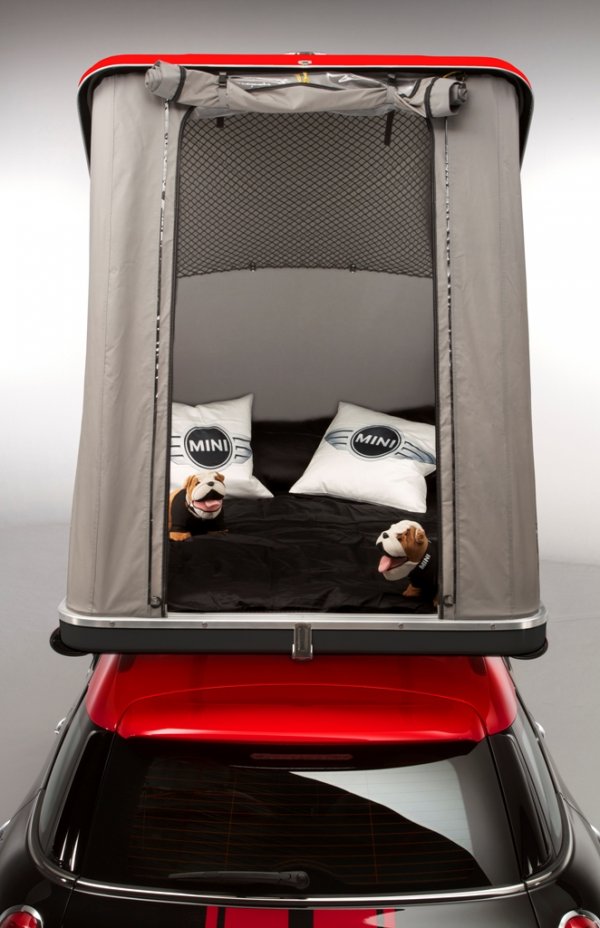 На къмпинг с Mini - луксозна каравана и стилна покривна палатка от Mini 