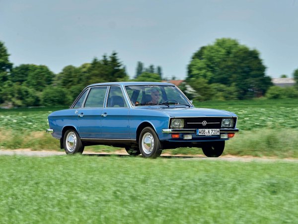 Повечето фенове свързват преминаването към предно предаване на моделите на Volkswagen с излизането на пазара на тройката Passat-Golf-Polo в средата на 70-те години. В действителност това се случва няколко години по-рано с модел, който малцина помнят - K70.

Причината се крие във факта, че този 3-тонен седан влезе в компанията от Волфсбург през задната врата. Всъщност, този модел е разработен от NSU, където планират да го пуснат през 1969 година като междинен автомобил между Ro 80 и Prince.