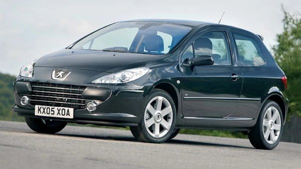 От началото на годината: 672 регистрации
Толкова предно класиране за спрения през 2008 година модел е доста изненадващо, като се има предвид, че само допреди месец 307 не попадаше дори в Топ 50 на най-търсените автомобили у нас. Регистрациите на практика почти са се удвоили само през юли. 