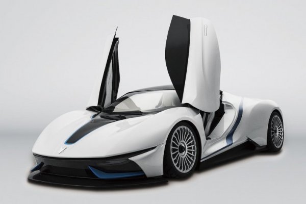 Да направиш електрическа суперкола, не е толкова лесно. Затова китайците са използвали външна помощ - тази на испанския състезателен тим Campos. Максималната скорост е 260 км/ч, а пробегът с едно зареждане - 299 км. Тези показатели изглеждат скромно, но пък колата разполага с няколко интересни технологии (палене на двигателя с отпечатък от пръст, например), които вероятно ще предизвикат интерес.