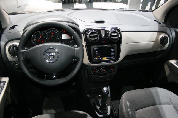 Женева 2012 / Dacia Lodgy